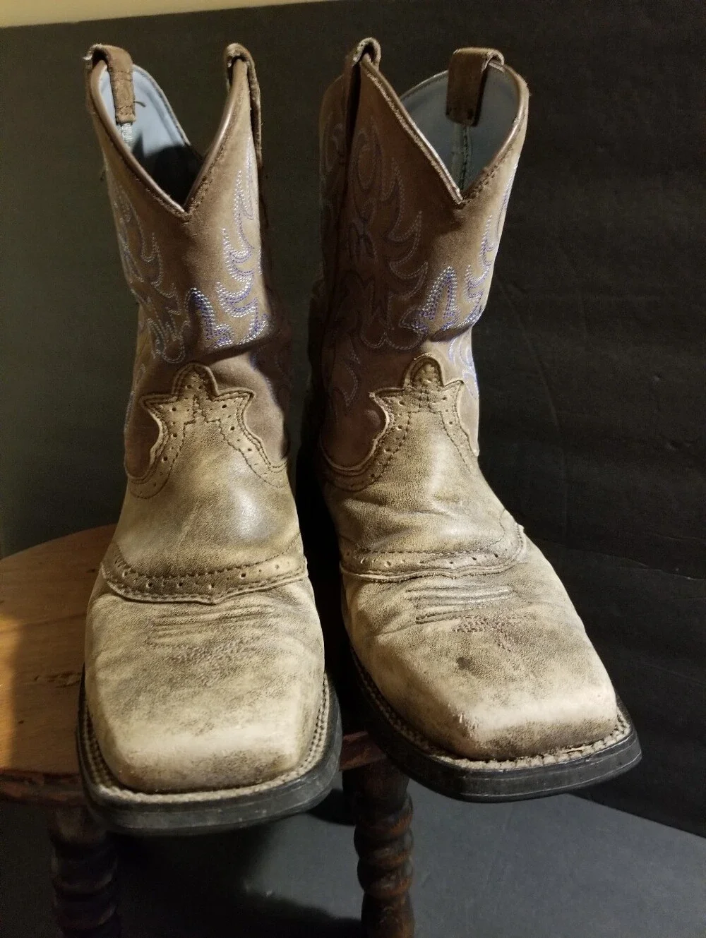 Ariat Fatboys Squaretoe Distressed Brown Blue Embroider Cowboy Western Boots 9B
